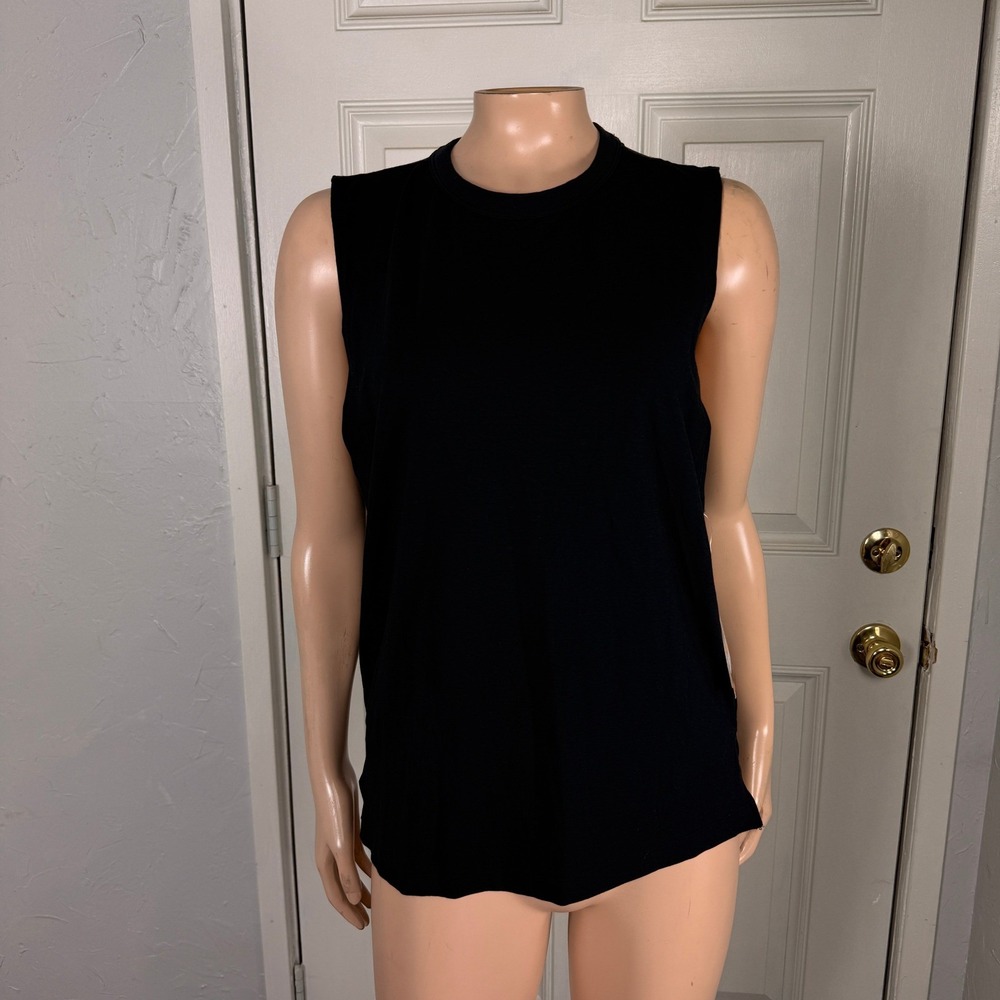 NEW Under Armour Women's Shirt Medium heat Gear Cotton Sleeveless Solid HH27